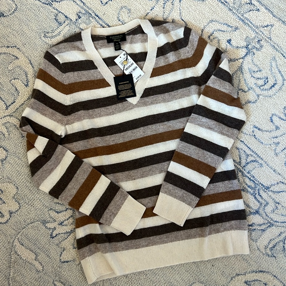 Cashmere Charter Club V neck shirt 100% cashmere